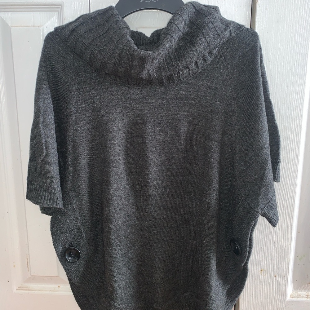 Outback Red Gray Tunic Top